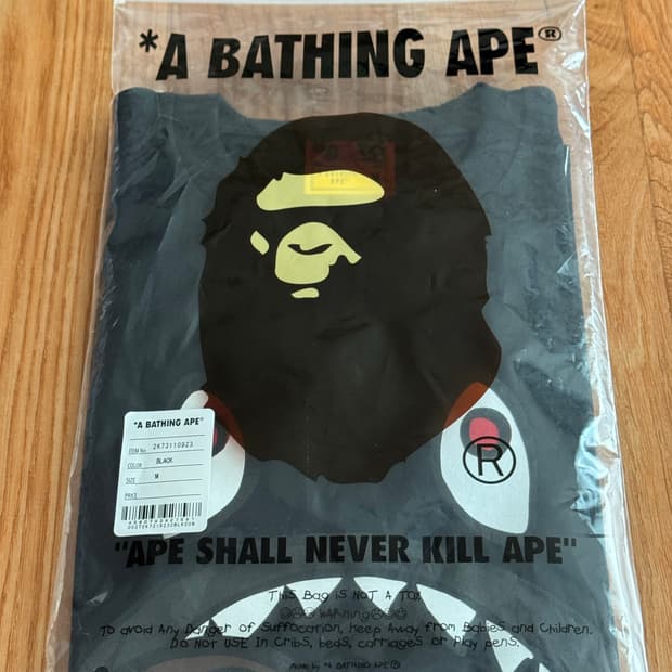 [신상 새상품] BAPE 베이프x 조슈아 비데스 콜라보 샤크 마일로 반팔