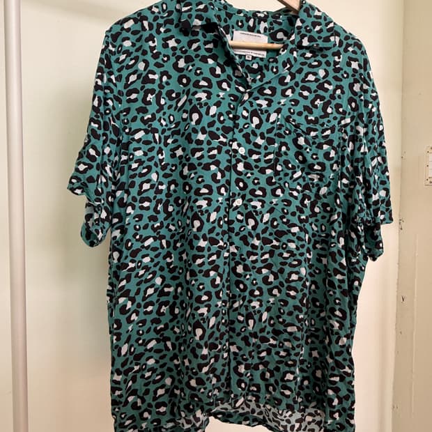 비바스튜디오(viva studio)레오파드 반팔셔츠