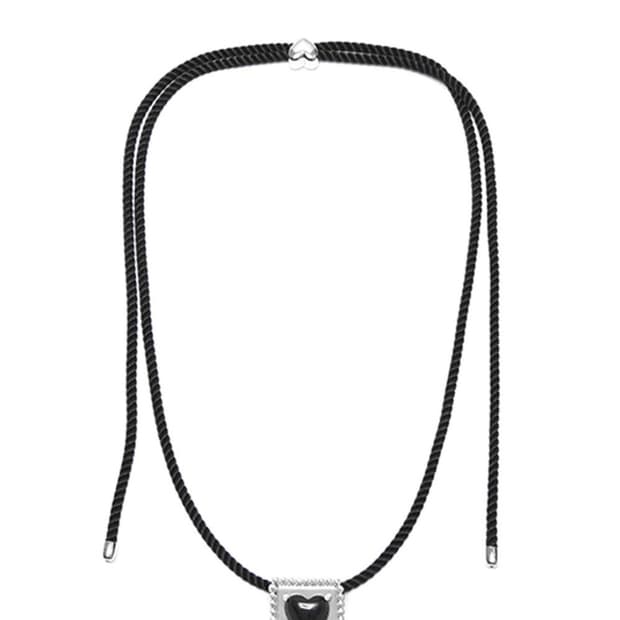 비올라나 Square Heart Necklace