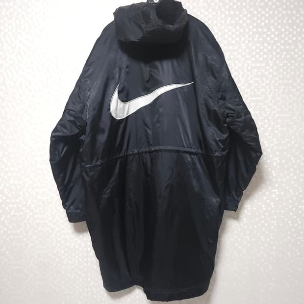 나이키 스우시 빅로고 돕바