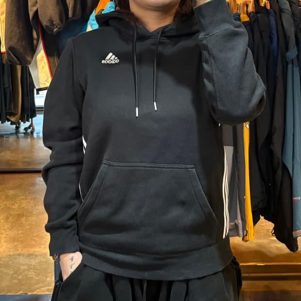 아디다스 블랙 스몰로고 후드