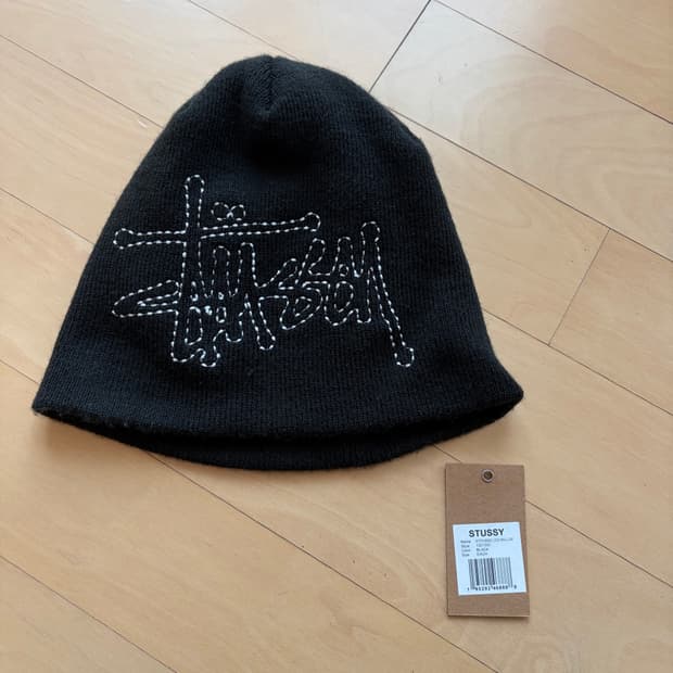 스투시 스컬캡 비니