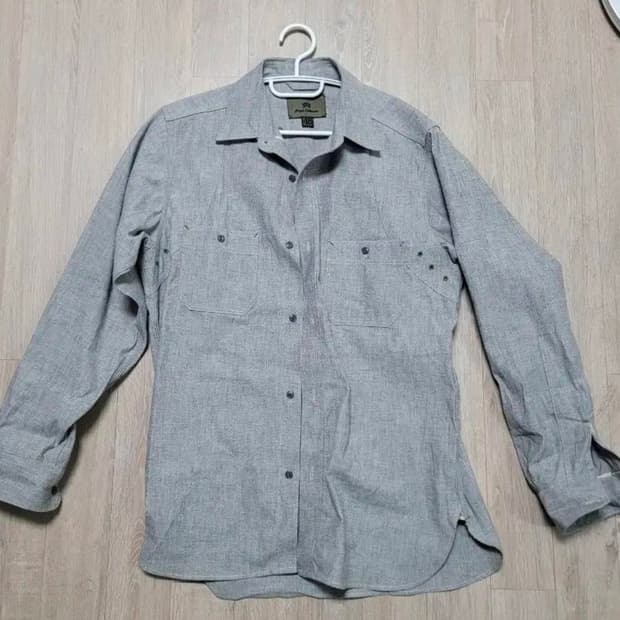 나이젤카본 뉴 메디컬 셔츠 솔트&페퍼 48 사이즈 판매합니다
