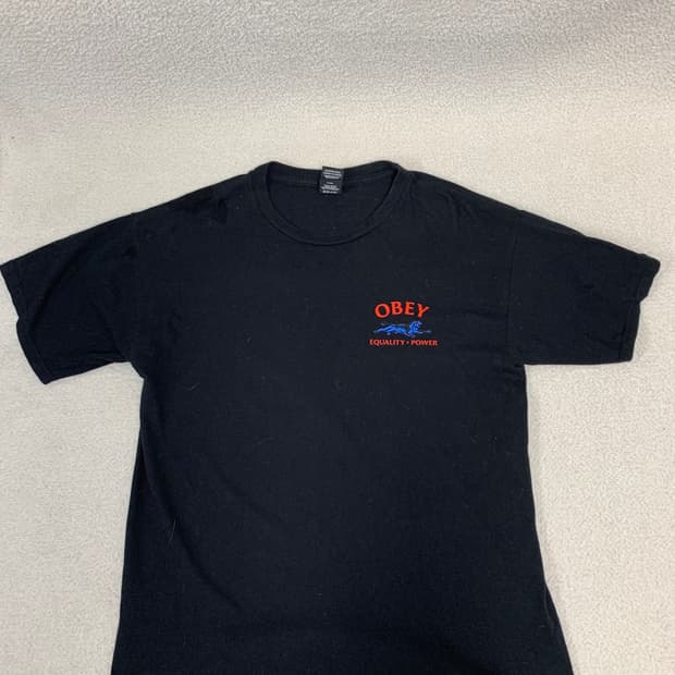 OBEY T-shirt