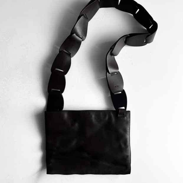 SS1997 GUCCI LEATHER SHOULDER BAG