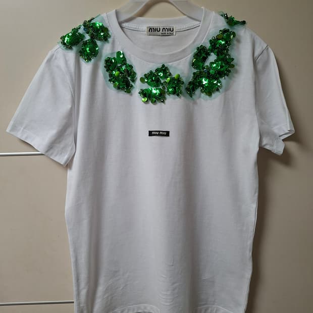 여성] 미우미우 정품 그린 스팽글 반팔 티셔츠 S