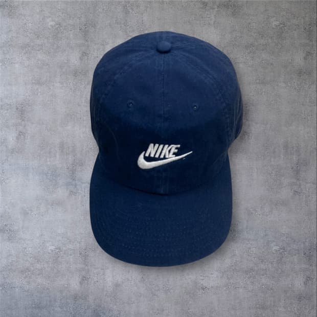 나이키 네이비 컬러 퓨추라 로고 볼캡