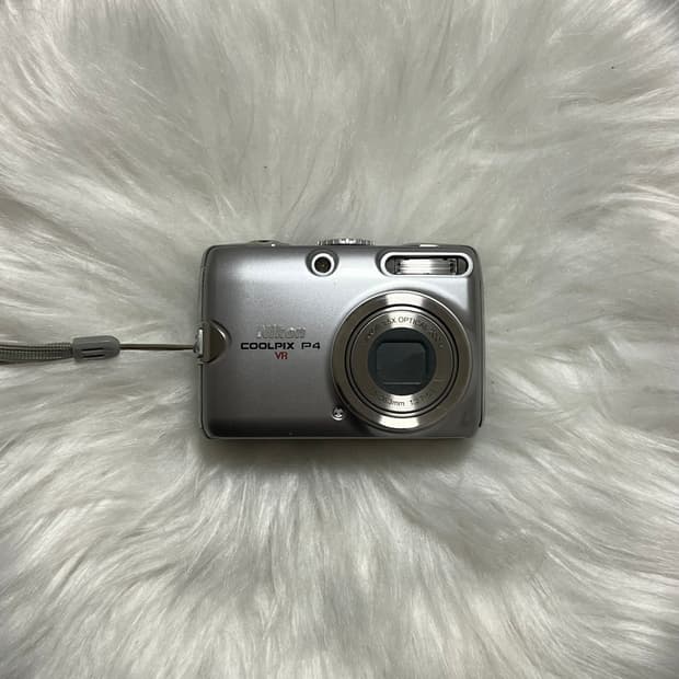 Nikon p4(p3)쿨픽스 니콘 p4 빈티지 디카