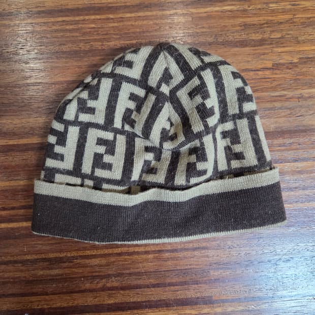 펜디 올드스쿨 멀티로고 울 비니 프리