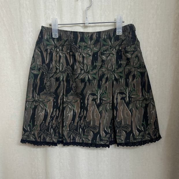 pattern lace skirt