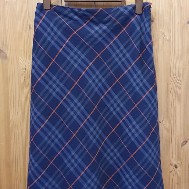버버리 스커트(허리28인치)