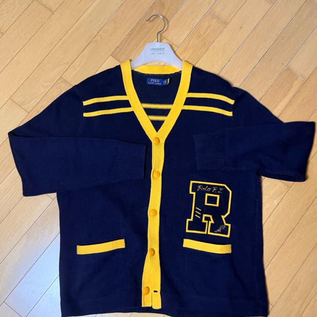 폴로 네이비 레터링 가디건