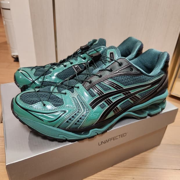 (295) 아식스 언어펙티드 우라노스 그린