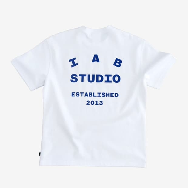 (새제품M L) 2026 아이앱스튜디오 반팔 티셔츠 화이트 네이비