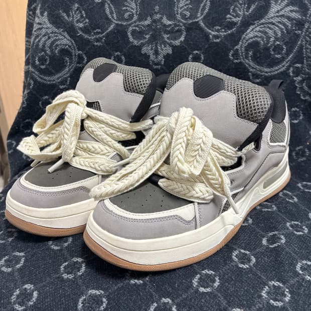 자라 스니커즈 43사이즈