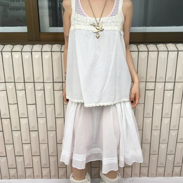 Crochet point sleeveless