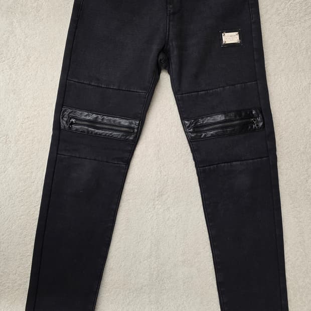 돌체앤가바나 여성 밴딩 기모청바지.   
싸이즈 26~27