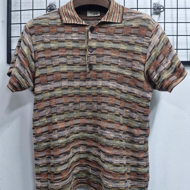 95M 미쏘니 스포츠 빈티지 반팔 카라 니트.