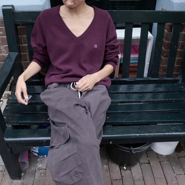 포에토 캐시미어 브이넥 니트