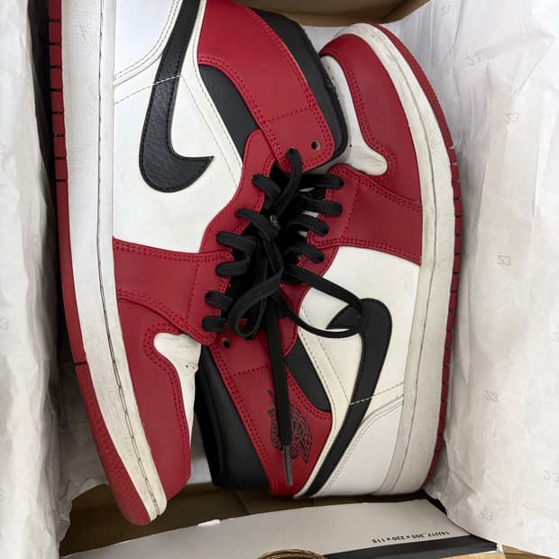 나이키 조던 1 미드 시카고 2020