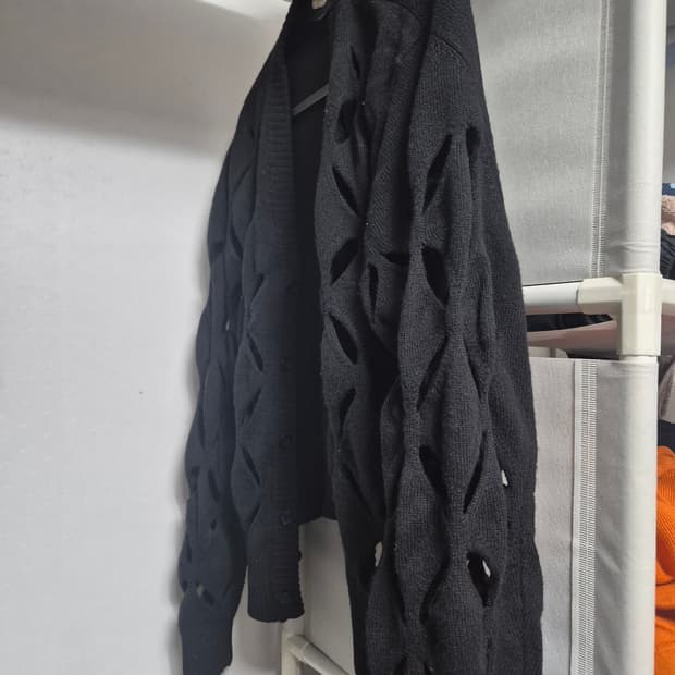 스테판쿡 22fw 슬래시 가디건 판매합니다.