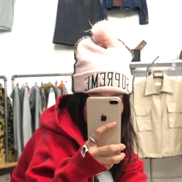 슈프림 폼폼 비니
