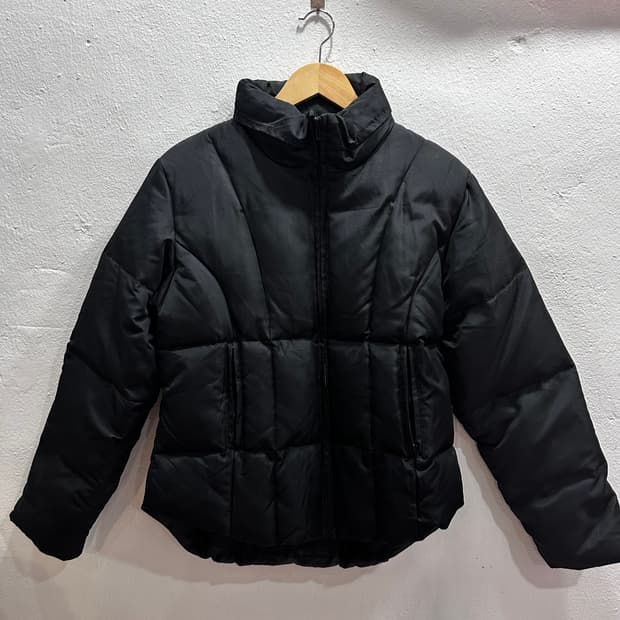 DKNY 블랙 덕다운 숏 푸퍼 패딩M