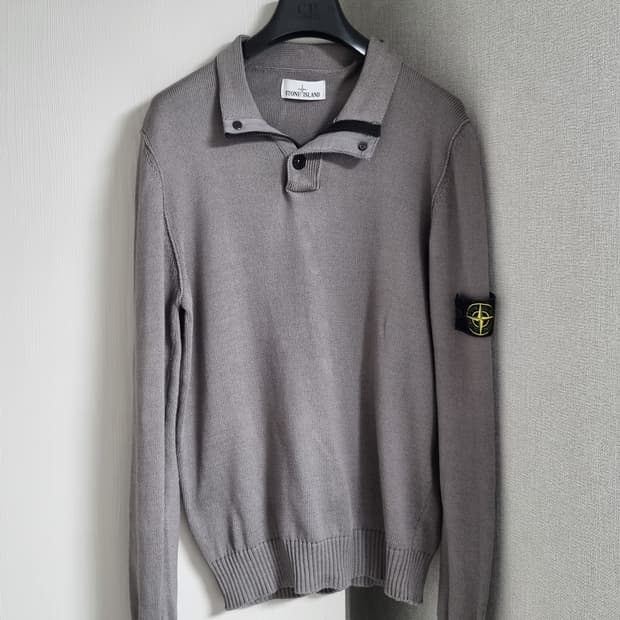 스톤아일랜드 반집업 니트