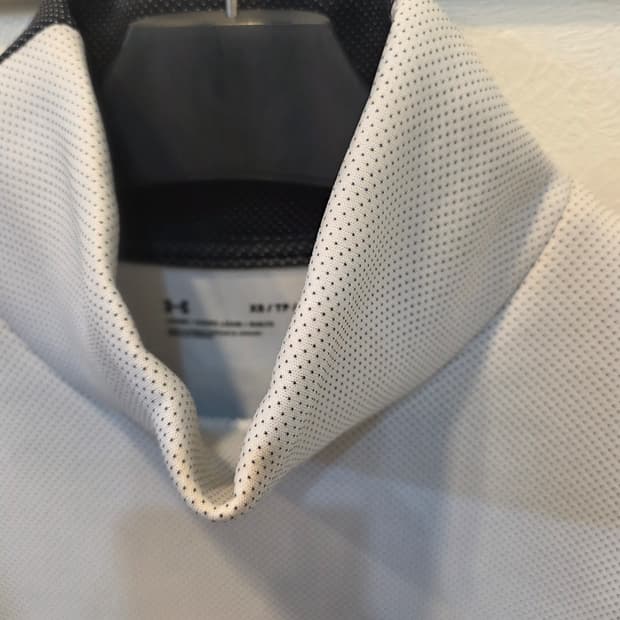 언더아머 흰색 XS 여성 폴라 맨투맨티셔츠