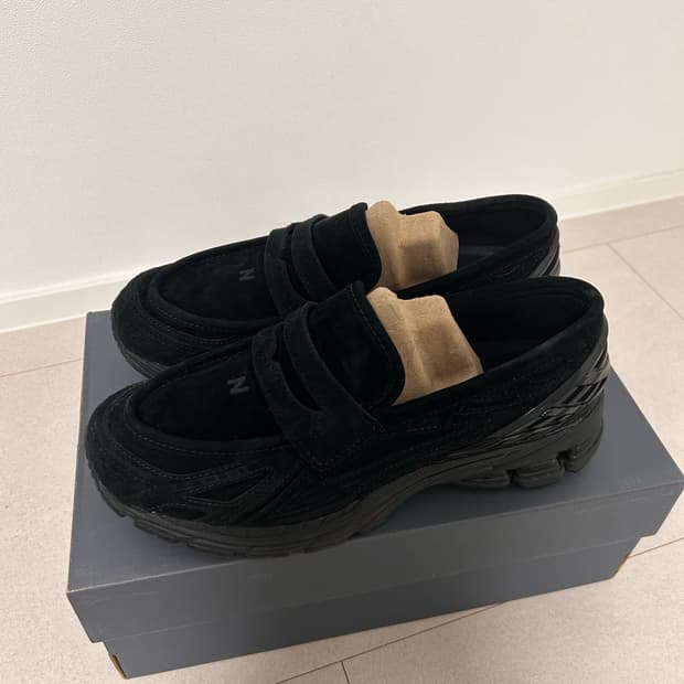뉴발란스 1906L 블랙 시멘트
