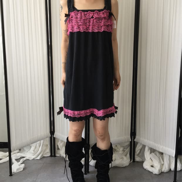 Ribbon lace point sleeveless onepiece