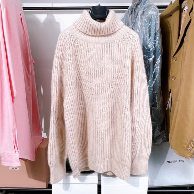 (정품/새상품) 폼 더 스토어 여성 피치 루즈핏 터틀넥 니트