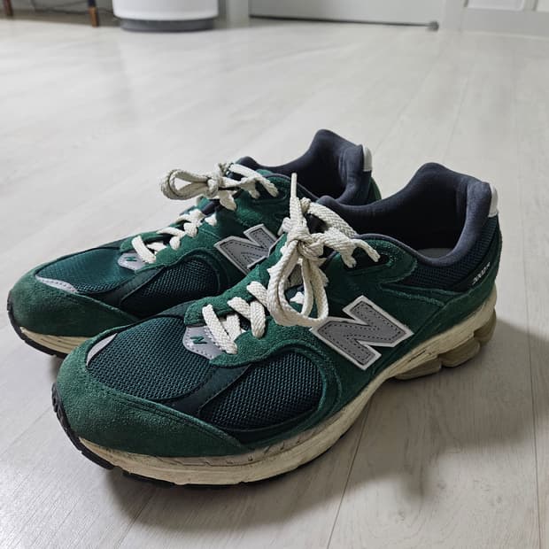 뉴발란스 2002 그린  265사이즈