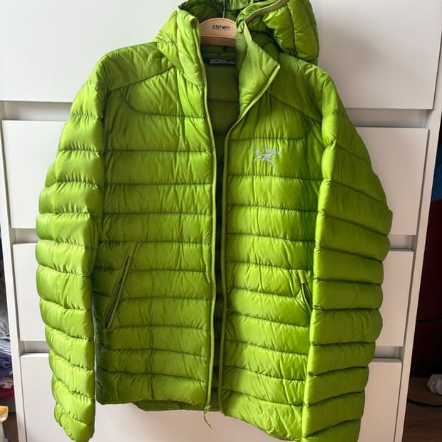 아크테릭스 패딩