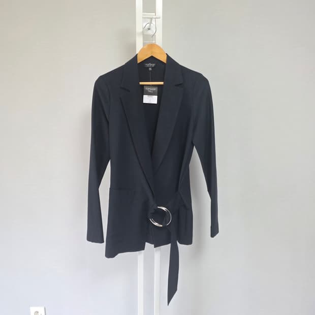 탑샵 링 벨트 블랙 자켓