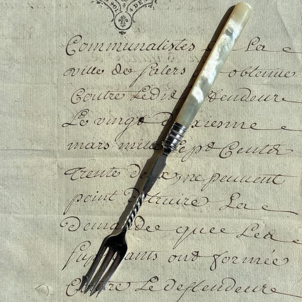 영국  앤틱 실버플레이트 마더오브펄 핸들 올리브 포크