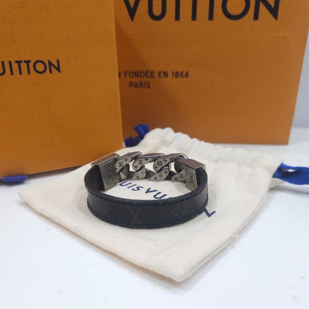 루이비통 리베르소 브레이슬릿 팔찌