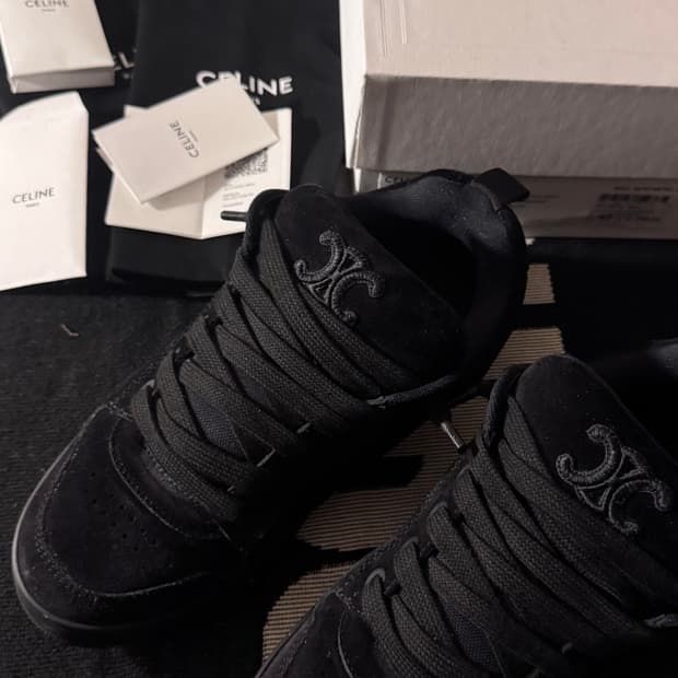 셀린느 헌팅턴 로우 블랙 42