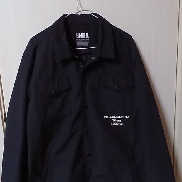 NBA 필라델피아 세븐티식서스 빈티지 스타일의 블랙 코치 재킷(2XL)