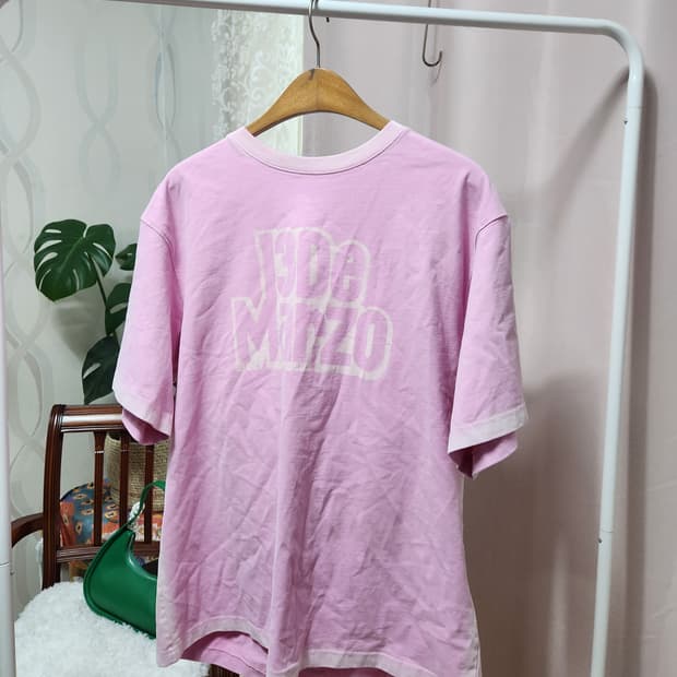 13DE MARZO Thick Outline Sketch T-Shirt 