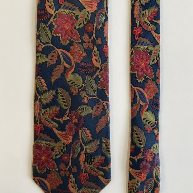 크리스찬디올무슈 넥타이