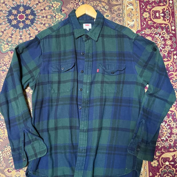 Levi’s shirt