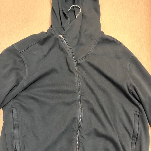 Ee누마레 후드집업m 사이즈 판매 합니다