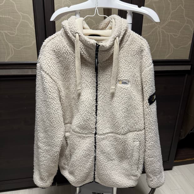 내셔널지오그래픽 뽀글이 L 아이보리