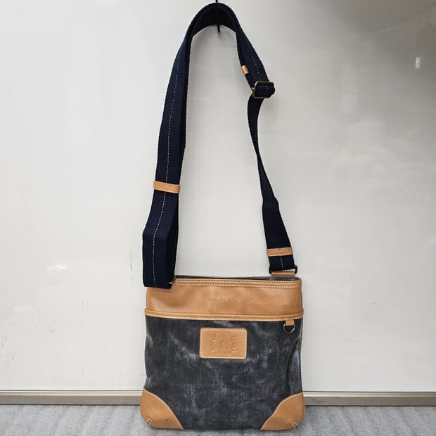 빈폴진스 정품 크로스백 24x26cm