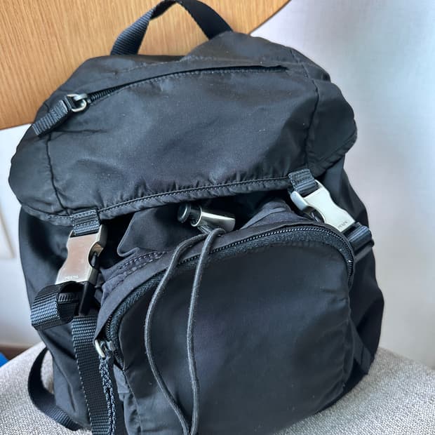 프라다 테수토 백팩