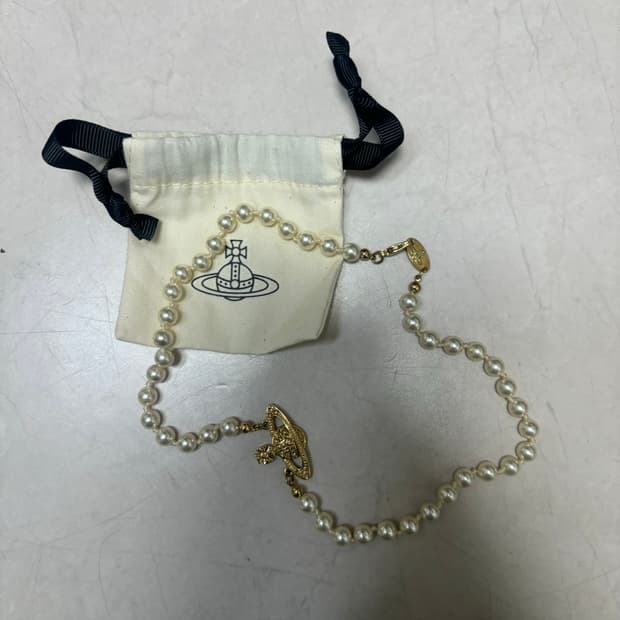 Vivienne Westwood 초커