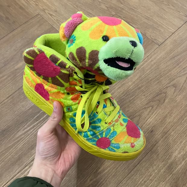 N238 아디다스 제레미스캇 베어