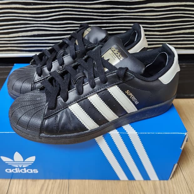 adidas 아디다스 슈퍼스타 블랙 & 화이트 
스니커즈, 운동화 230