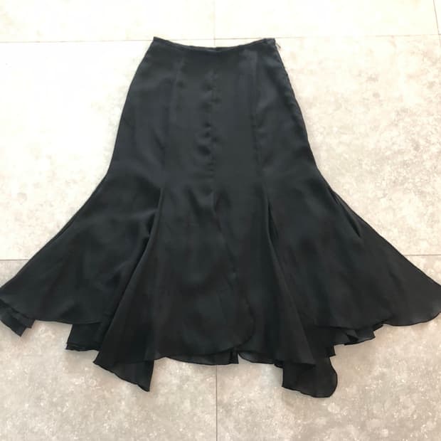 블랙 언발란스 프릴 롱스커트